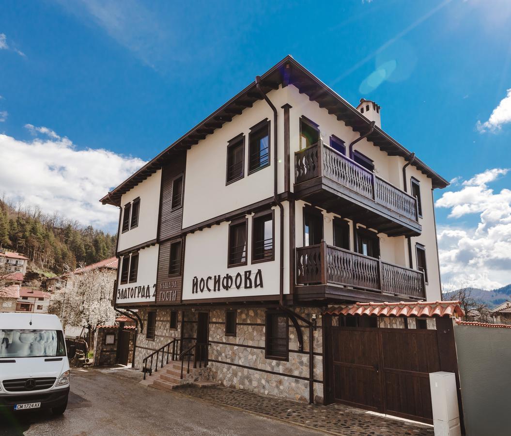 Zlatograd 2 Iosifova Guest House Екстер'єр фото